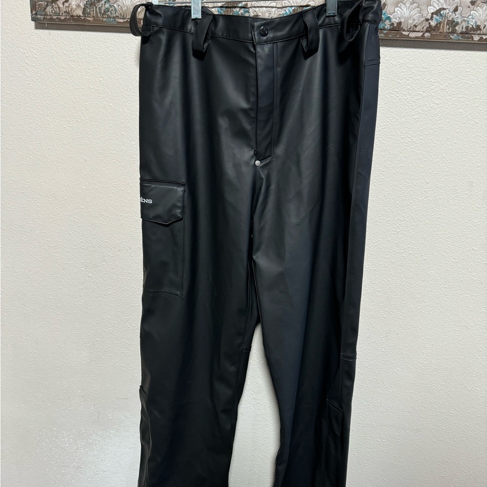 Women’s outdoor all weather pants! New with tags